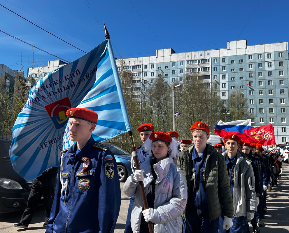 Ново-Девяткинская школа приняла участие в акции «Бессмертный полк» и в митинге, посвященном 80-летию Победы в Великой Отечественной войне.